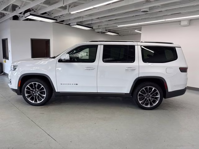 2022 Bright White Clearcoat Jeep Wagoneer Series III 4X4 SUV