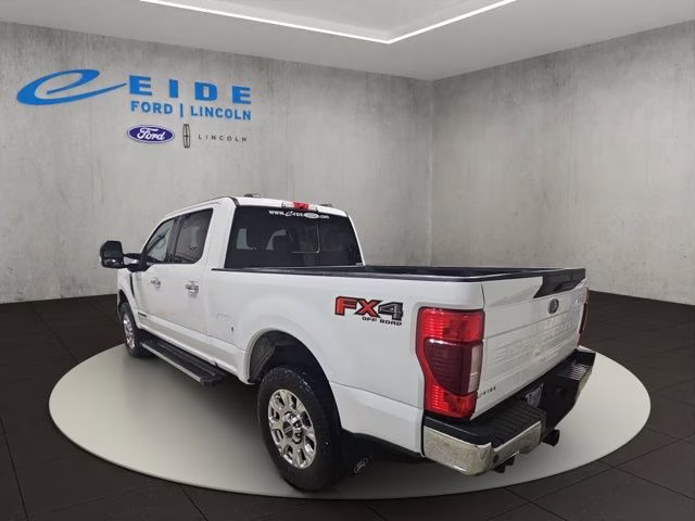 2021 Oxford White Ford Super Duty F-250 SRW Lariat 4X4 Truck