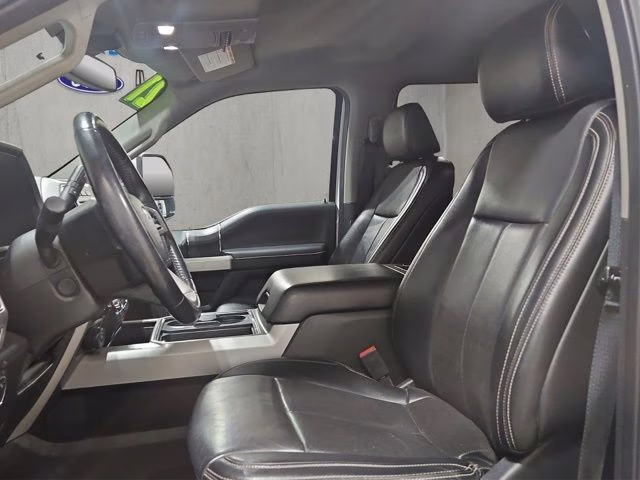 2021 Oxford White Ford Super Duty F-250 SRW Lariat 4X4 Truck