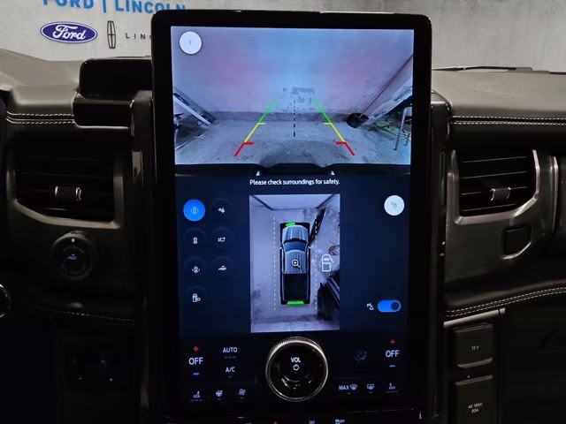 2024 Star White Metallic Tri-Coat Ford F-150 Lightning Platinum AWD Truck