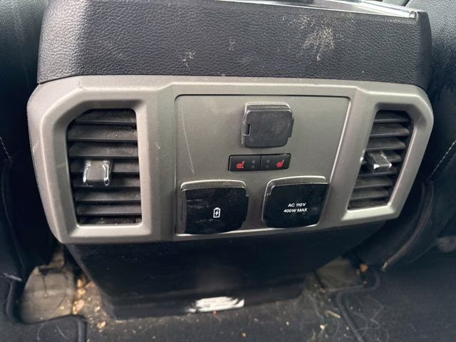 2021 Oxford White Ford Super Duty F-250 SRW Lariat 4X4 Truck