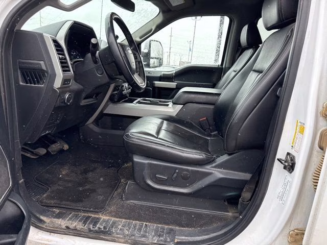 2021 Oxford White Ford Super Duty F-250 SRW Lariat 4X4 Truck