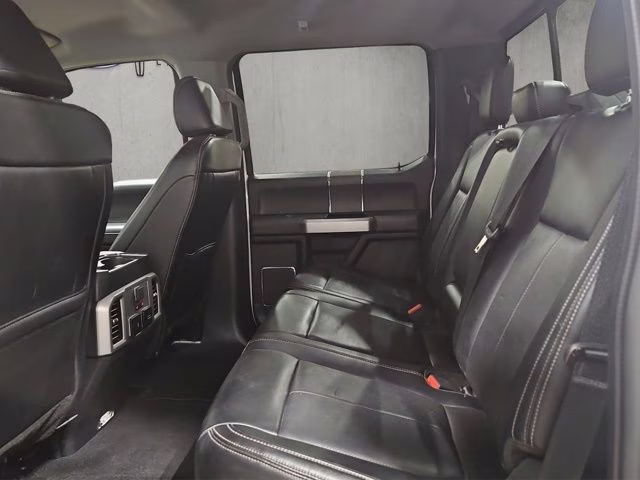 2021 Oxford White Ford Super Duty F-250 SRW Lariat 4X4 Truck