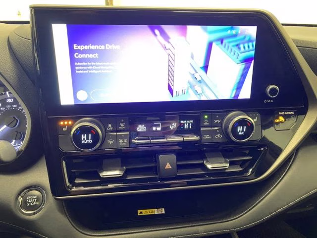 2023 Moon Dust Toyota Highlander XLE AWD SUV