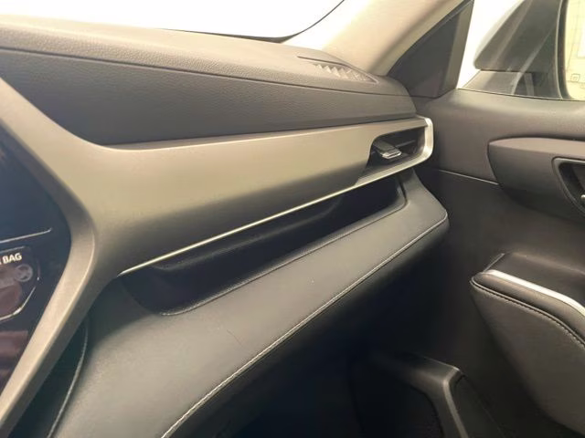 2023 Moon Dust Toyota Highlander XLE AWD SUV