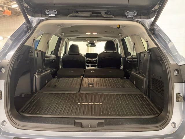 2023 Moon Dust Toyota Highlander XLE AWD SUV