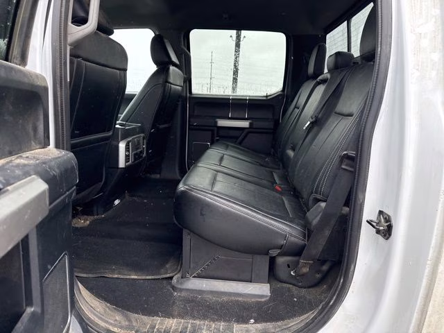 2021 Oxford White Ford Super Duty F-250 SRW Lariat 4X4 Truck