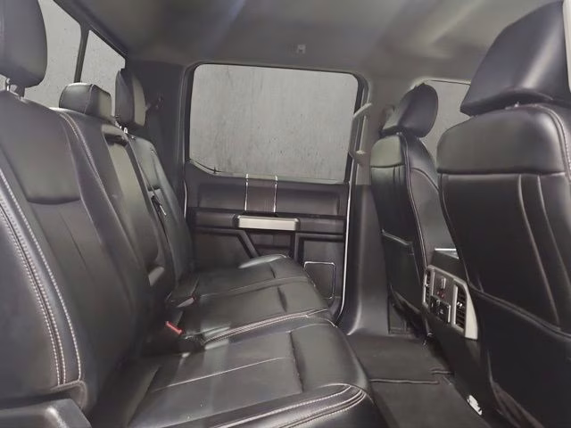 2021 Oxford White Ford Super Duty F-250 SRW Lariat 4X4 Truck