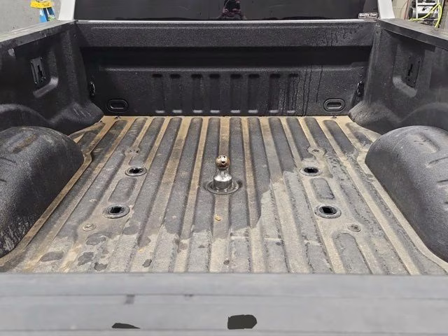 2021 Oxford White Ford Super Duty F-250 SRW Lariat 4X4 Truck
