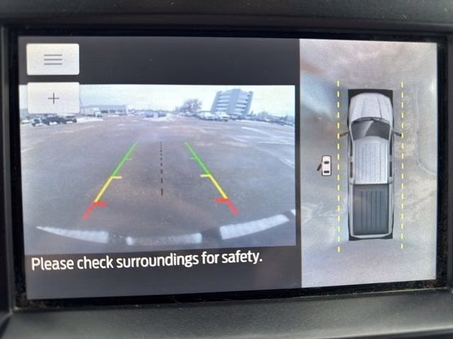 2021 Oxford White Ford Super Duty F-250 SRW Lariat 4X4 Truck