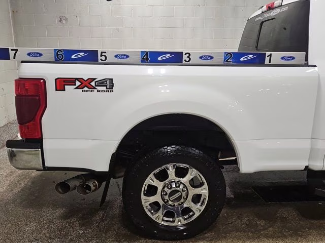 2021 Oxford White Ford Super Duty F-250 SRW Lariat 4X4 Truck
