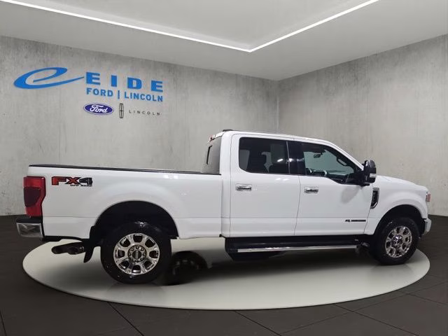 2021 Oxford White Ford Super Duty F-250 SRW Lariat 4X4 Truck