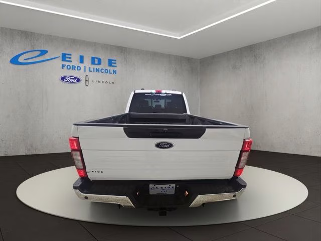 2021 Oxford White Ford Super Duty F-250 SRW Lariat 4X4 Truck