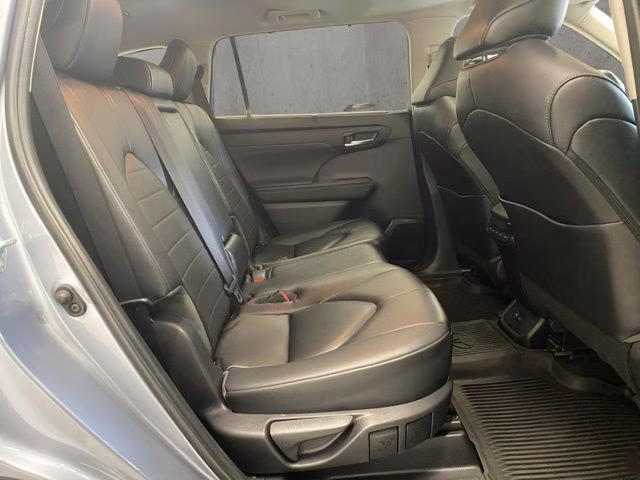 2023 Moon Dust Toyota Highlander XLE AWD SUV