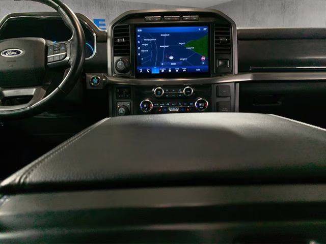 2021 Star White Metallic Tri-Coat Ford F-150 Lariat 4X4 Truck