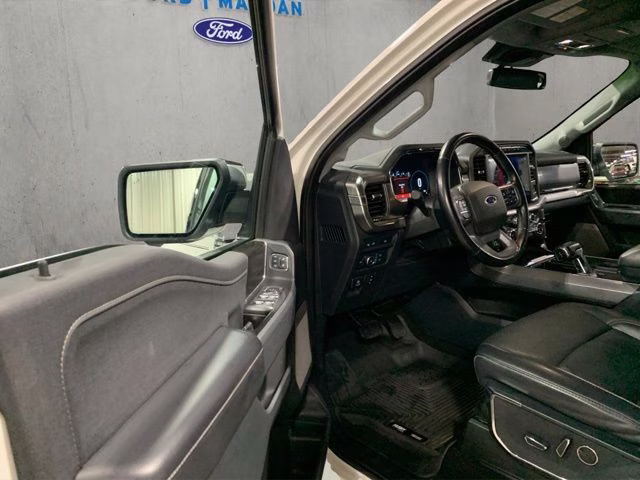 2021 Star White Metallic Tri-Coat Ford F-150 Lariat 4X4 Truck