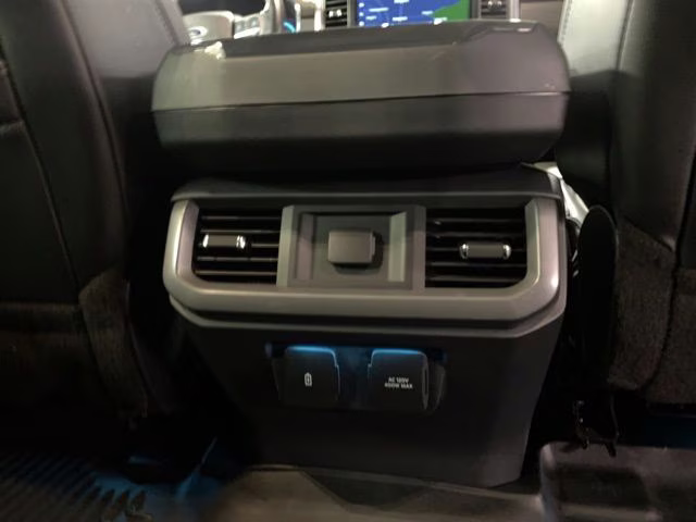 2021 Star White Metallic Tri-Coat Ford F-150 Lariat 4X4 Truck