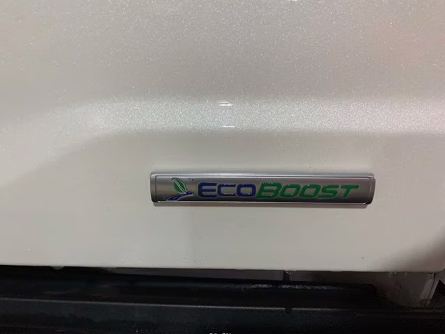 2021 Star White Metallic Tri-Coat Ford F-150 Lariat 4X4 Truck