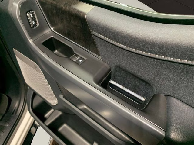 2021 Star White Metallic Tri-Coat Ford F-150 Lariat 4X4 Truck