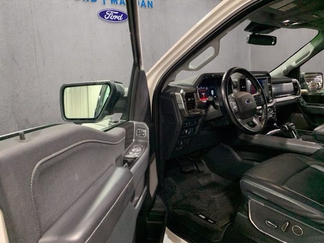 2021 Star White Metallic Tri-Coat Ford F-150 Lariat 4X4 Truck