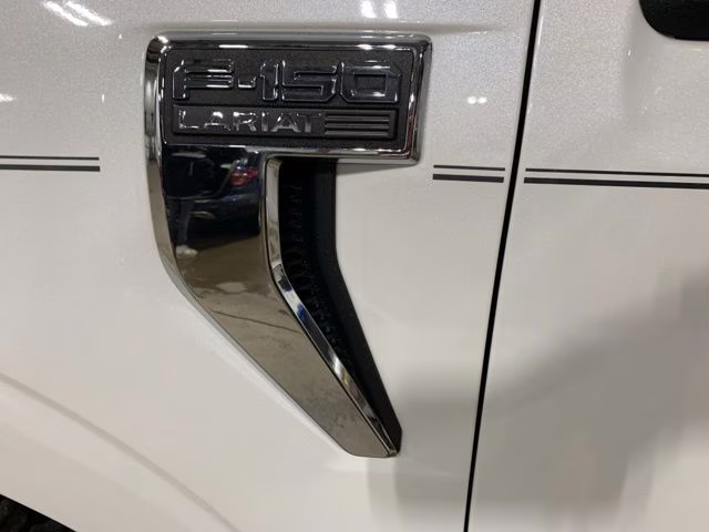 2021 Star White Metallic Tri-Coat Ford F-150 Lariat 4X4 Truck