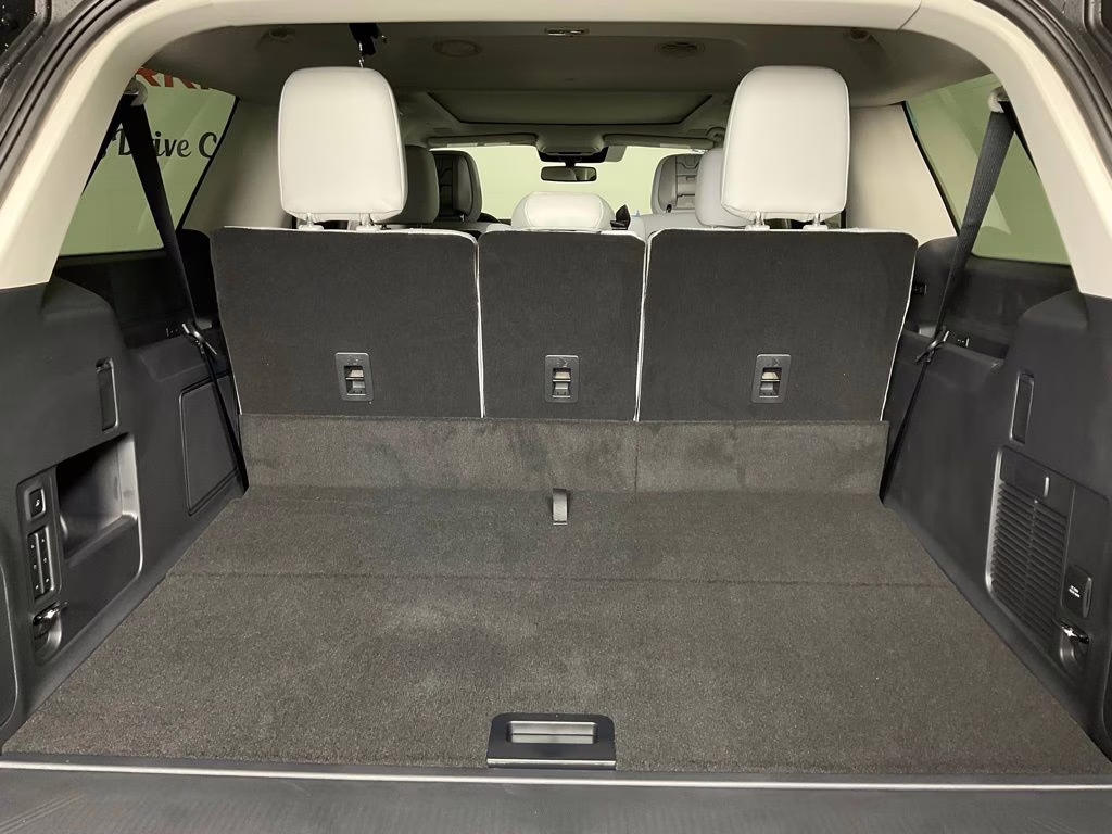 2026 White Ford Expedition Max Platinum 4X4 SUV