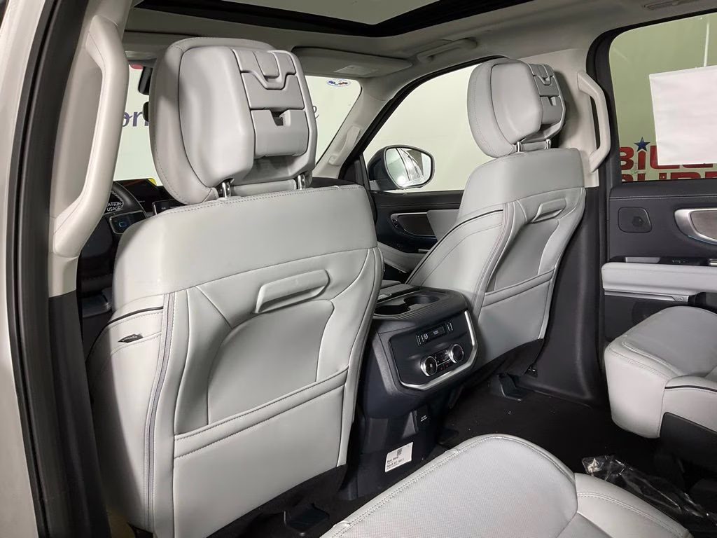 2026 White Ford Expedition Max Platinum 4X4 SUV