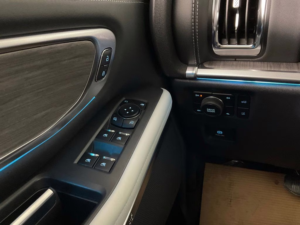 2026 White Ford Expedition Max Platinum 4X4 SUV