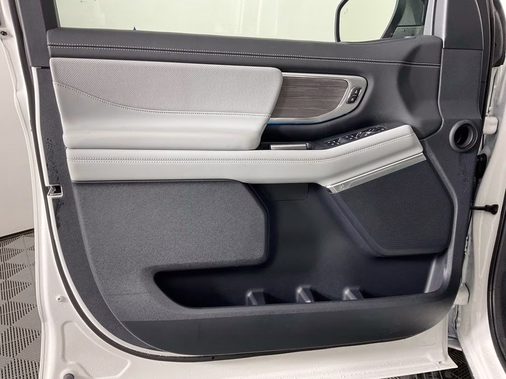 2026 White Metallic Ford Expedition Max Platinum 4X4 SUV