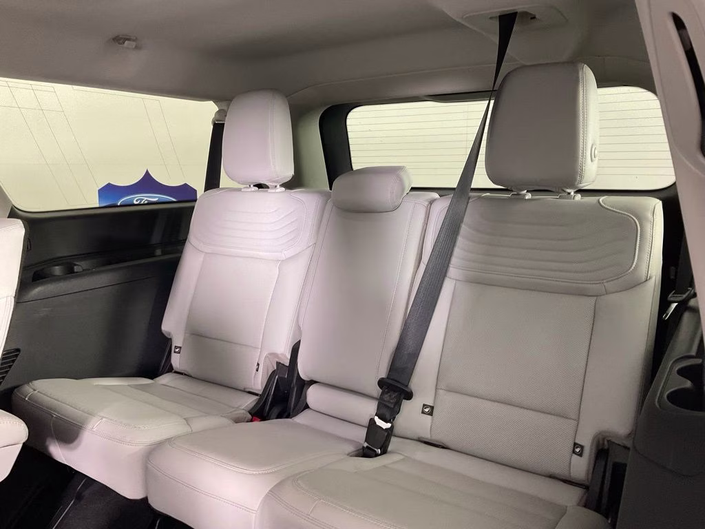 2026 White Metallic Ford Expedition Max Platinum 4X4 SUV