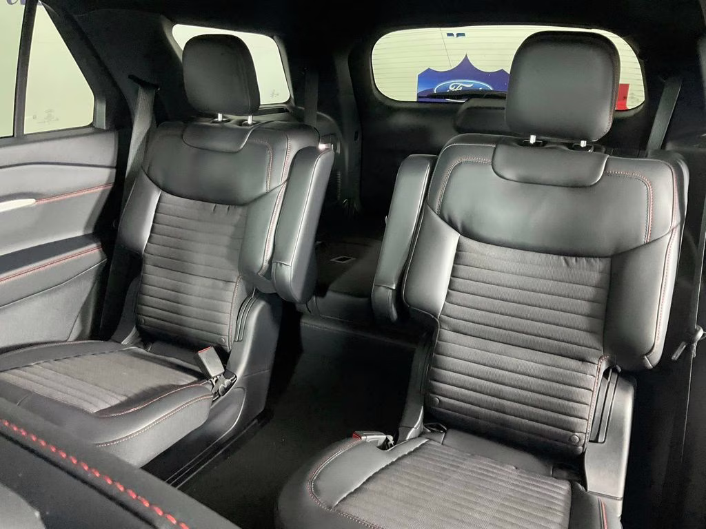 2026 Black Ford Explorer ST-Line RWD SUV