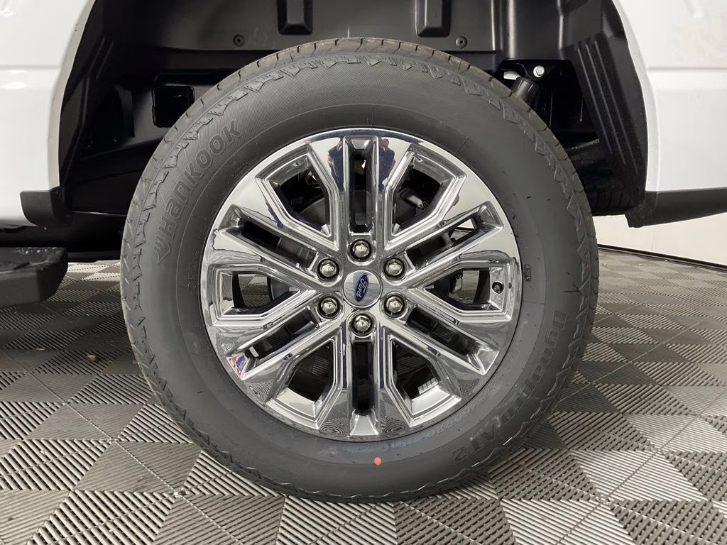 2026 Oxford White Ford F-150 Lariat 4X4 Truck