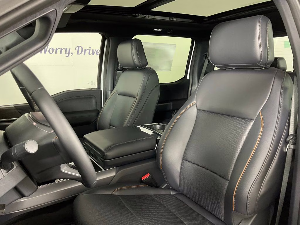 2026 Oxford White Ford F-150 Lariat 4X4 Truck