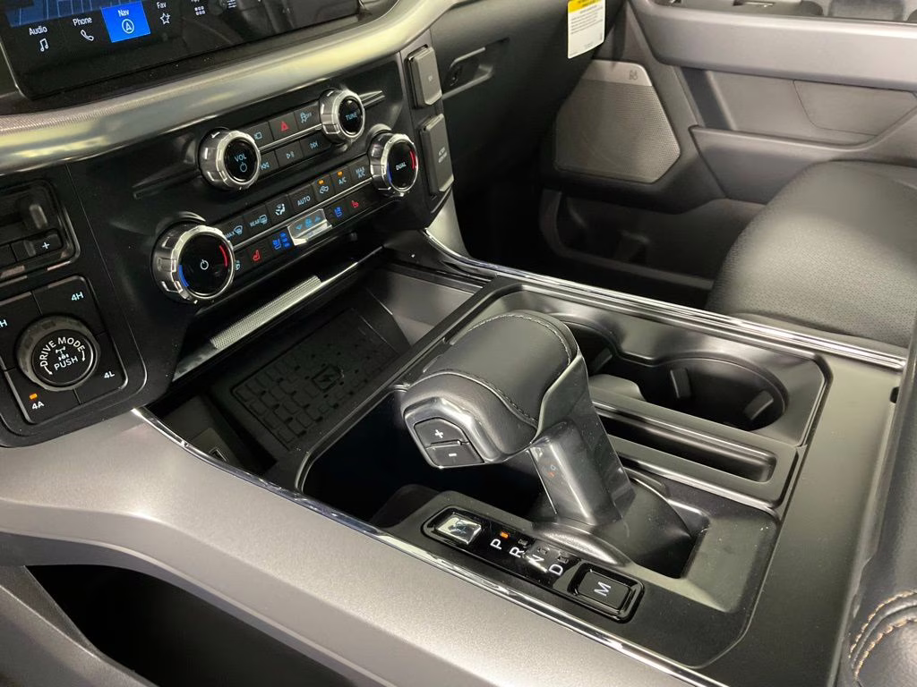 2026 Oxford White Ford F-150 Lariat 4X4 Truck