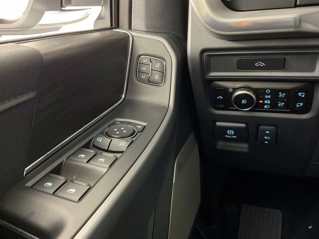 2026 Oxford White Ford F-150 Lariat 4X4 Truck