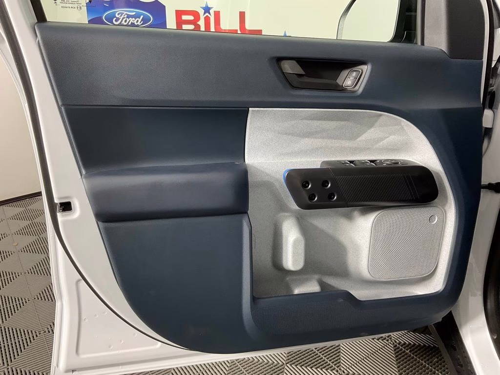2026 Oxford White Ford Maverick XLT FWD Truck