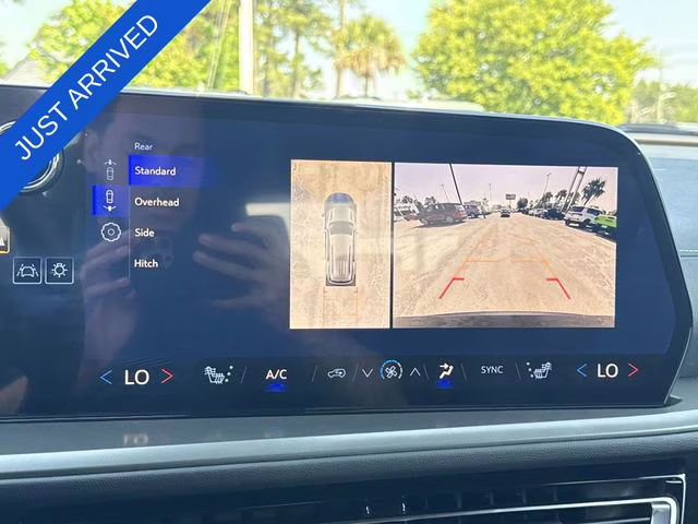 2026 Mosaic Black Metallic Chevrolet Traverse LT FWD SUV