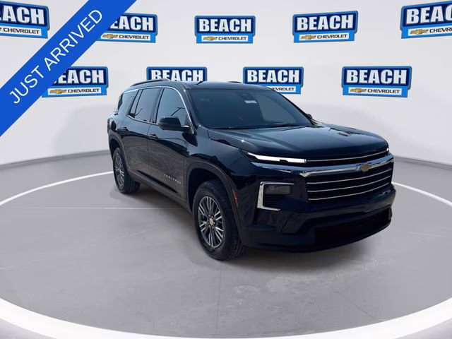 2026 Mosaic Black Metallic Chevrolet Traverse LT FWD SUV