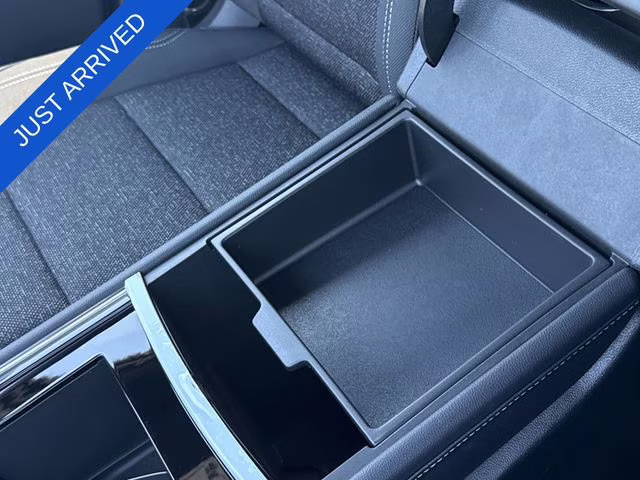 2026 Mosaic Black Metallic Chevrolet Traverse LT FWD SUV