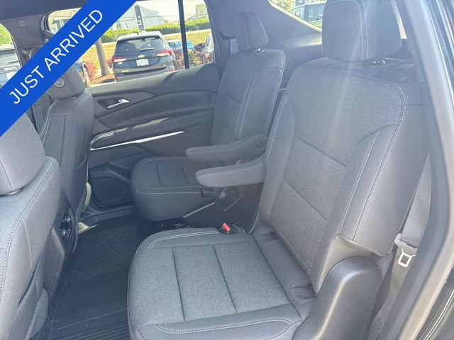 2026 Mosaic Black Metallic Chevrolet Traverse LT FWD SUV