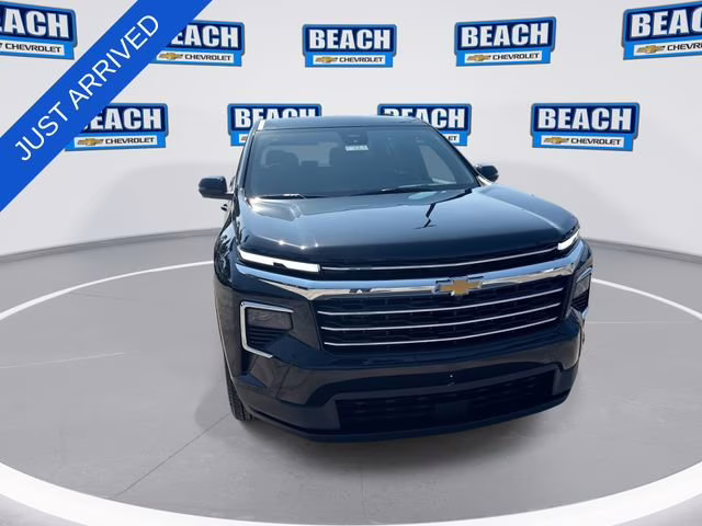 2026 Mosaic Black Metallic Chevrolet Traverse LT FWD SUV