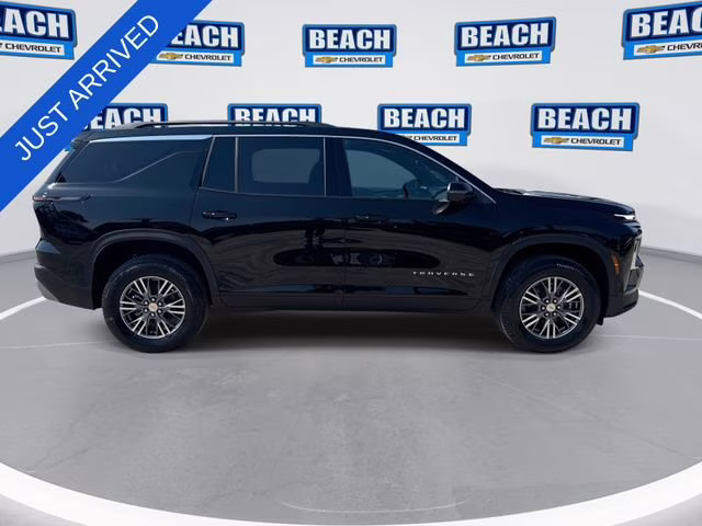 2026 Mosaic Black Metallic Chevrolet Traverse LT FWD SUV