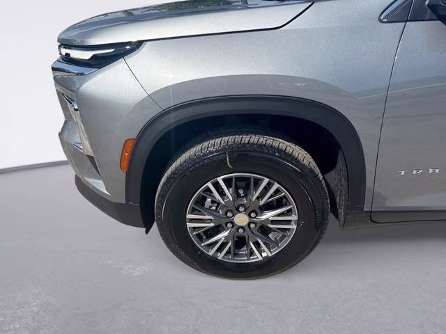 2026 Sterling Gray Metallic Chevrolet Traverse LT FWD SUV