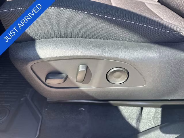 2026 Sterling Gray Metallic Chevrolet Traverse LT FWD SUV