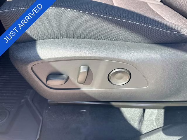 2026 Sterling Gray Metallic Chevrolet Traverse LT FWD SUV