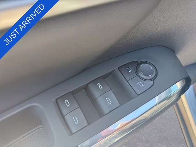 2026 Sterling Gray Metallic Chevrolet Traverse LT FWD SUV