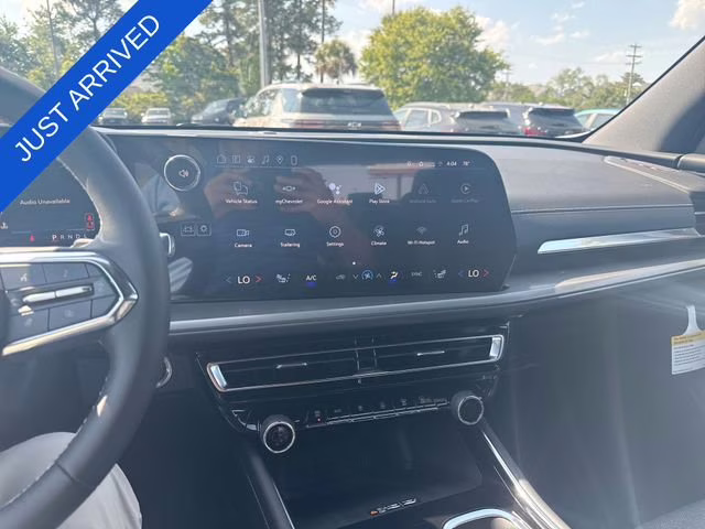 2026 Sterling Gray Metallic Chevrolet Traverse LT FWD SUV
