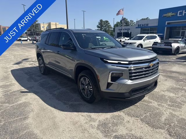 2026 Sterling Gray Metallic Chevrolet Traverse LT FWD SUV