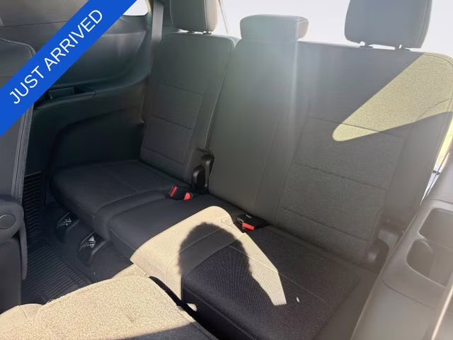2026 Sterling Gray Metallic Chevrolet Traverse LT FWD SUV
