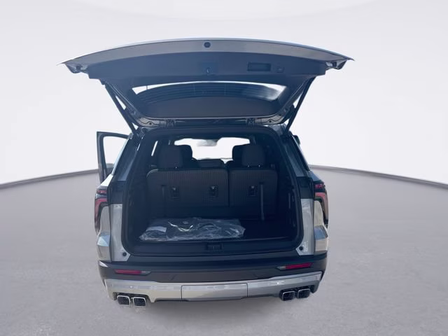 2026 Sterling Gray Metallic Chevrolet Traverse LT FWD SUV